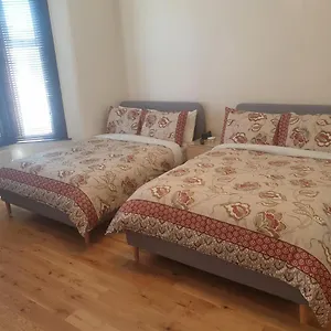  Apartment London Luxury 2 Bedroom Flat 5min Walk From Overground, With Free Wifi, Free Parking-sleeps X6 United Kingdom